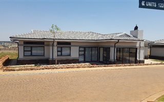 2 Bedroom House in Eastland Mature Lifestyle Estate