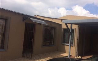 3 Bedroom House in Tembisa