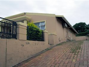 3 Bed House in Newlands West