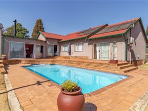 4 Bed House in Fontainebleau