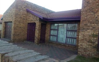 3 Bedroom House in Kwaguqa