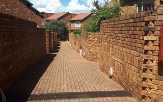 3 Bedroom Townhouse in Heidelberg Central