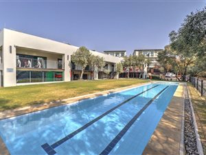 2 Bed Apartment in Dainfern