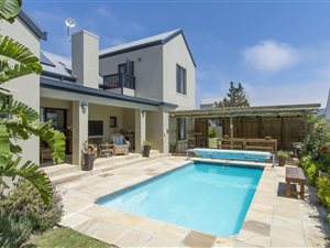 3 Bed House in Bluewater Estate