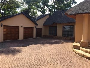 4 Bedroom House in Bo Dorp