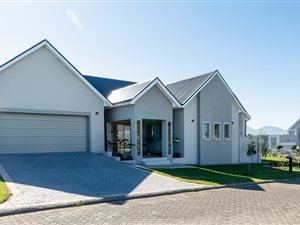 3 Bed House in Kingswood Golf Estate