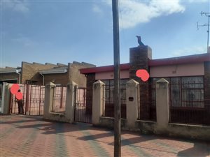 2 Bed House in Naledi