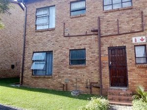 2 Bedroom Townhouse in Wilgeheuwel