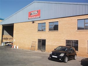 900 m² Commercial space in Ormonde