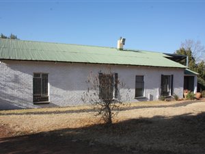 11.9 ha Farm in Broederstroom