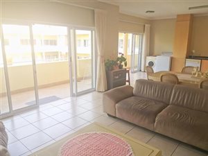 2 Bed Apartment in Somerset West Central