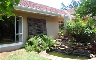 5 Bedroom House in Nooitgedacht