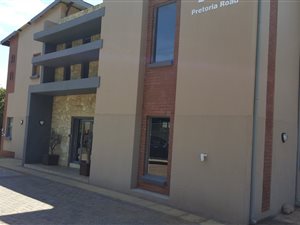 160 m² Commercial space in Rynfield