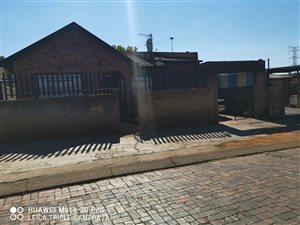 3 Bed House in Mofolo Central