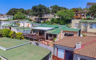 3 Bedroom Simplex in Palm Beach