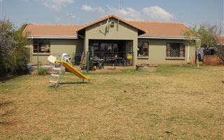 3 Bedroom Townhouse in Hughes