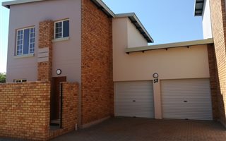 2 Bedroom Duplex in Hazeldean (Silverlakes Surroundings)