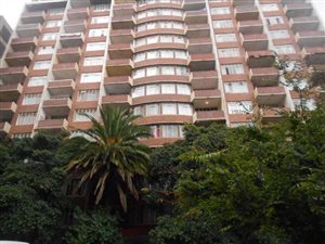 2 Bed Apartment in Hillbrow