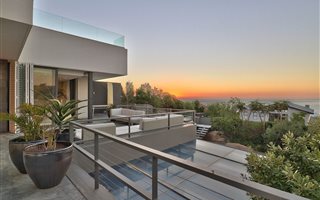 4 Bedroom Townhouse in Camps Bay