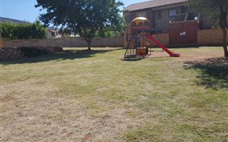 3 Bedroom Apartment in Geelhoutpark