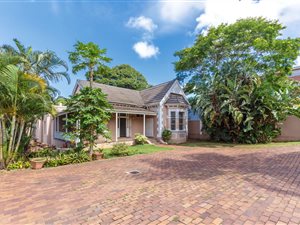 400 m² Commercial space in Glenwood
