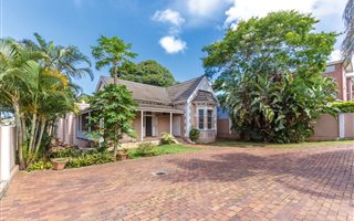 400 m² Commercial space in Glenwood
