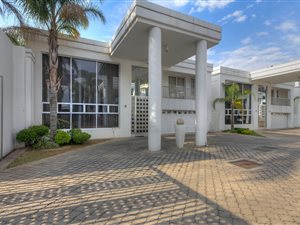 5 Bed Cluster in Houghton Estate