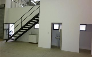 200 m² Industrial space in Park Rynie