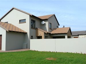 3 Bed House in Silver Stone Country Estate