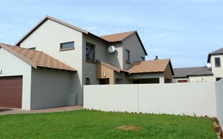 3 Bedroom House in Silver Stone Country Estate