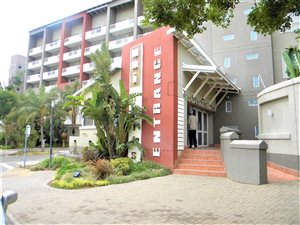 2 Bed Apartment in Universitas