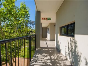 2 Bed Apartment in Somerset Lakes