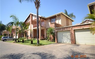 2 Bedroom Flat in Magalieskruin