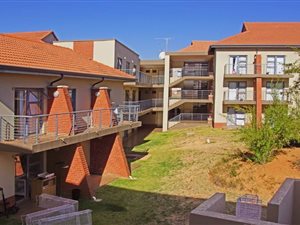 2 Bed Apartment in Ruimsig