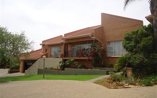 3 Bedroom Townhouse in Kiepersol