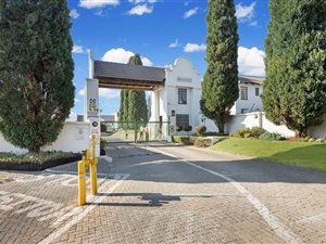 2 Bed Apartment in Marais Steyn Park
