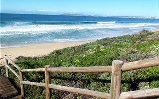 2 Bedroom House in Keurboomstrand