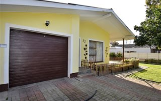 5 Bedroom House in Vrykyk