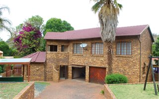 4 Bedroom House in Alan Manor