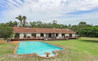 5 Bedroom House in Theescombe