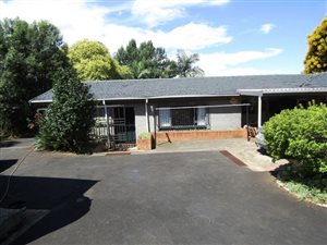 5 Bed House in Blackridge