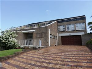 4 Bed House in Shallcross