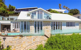 4 Bedroom House in Clifton