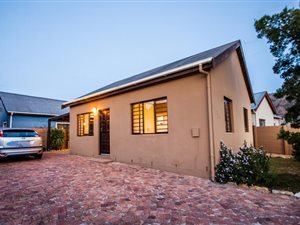 2 Bed House in Admirals Park