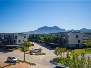2 Bed Apartment in Somerset Lakes