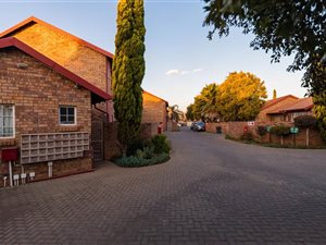 2 Bed Townhouse in Highveld