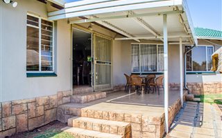 3 Bedroom House in Noordheuwel