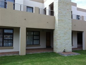 3 Bed Apartment in Vanderbijlpark SE8