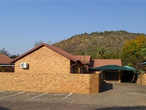 3 Bed House in Safari Gardens