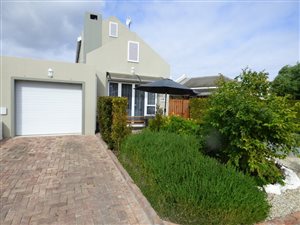 3 Bed House in Yzerfontein